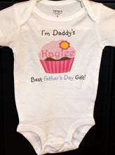 Load image into Gallery viewer, Daddy&#39;s best Father&#39;s Day gift- cupcake