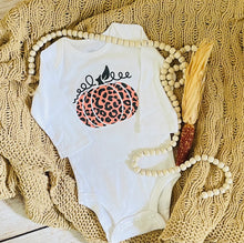 Load image into Gallery viewer, leopard pumpkin baby bodysuit